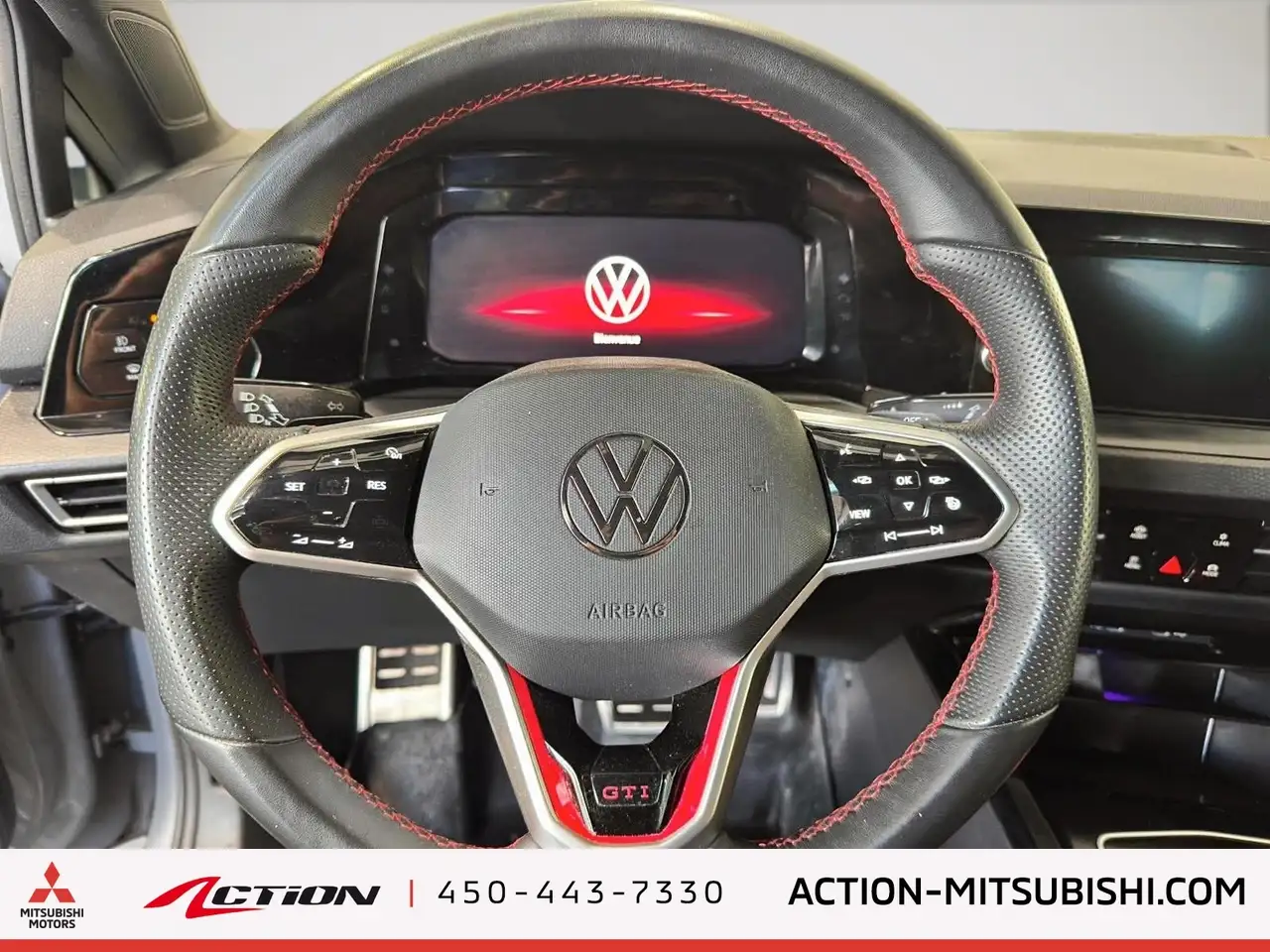 Volkswagen Golf GTI снимка Volkswagen Golf GTI