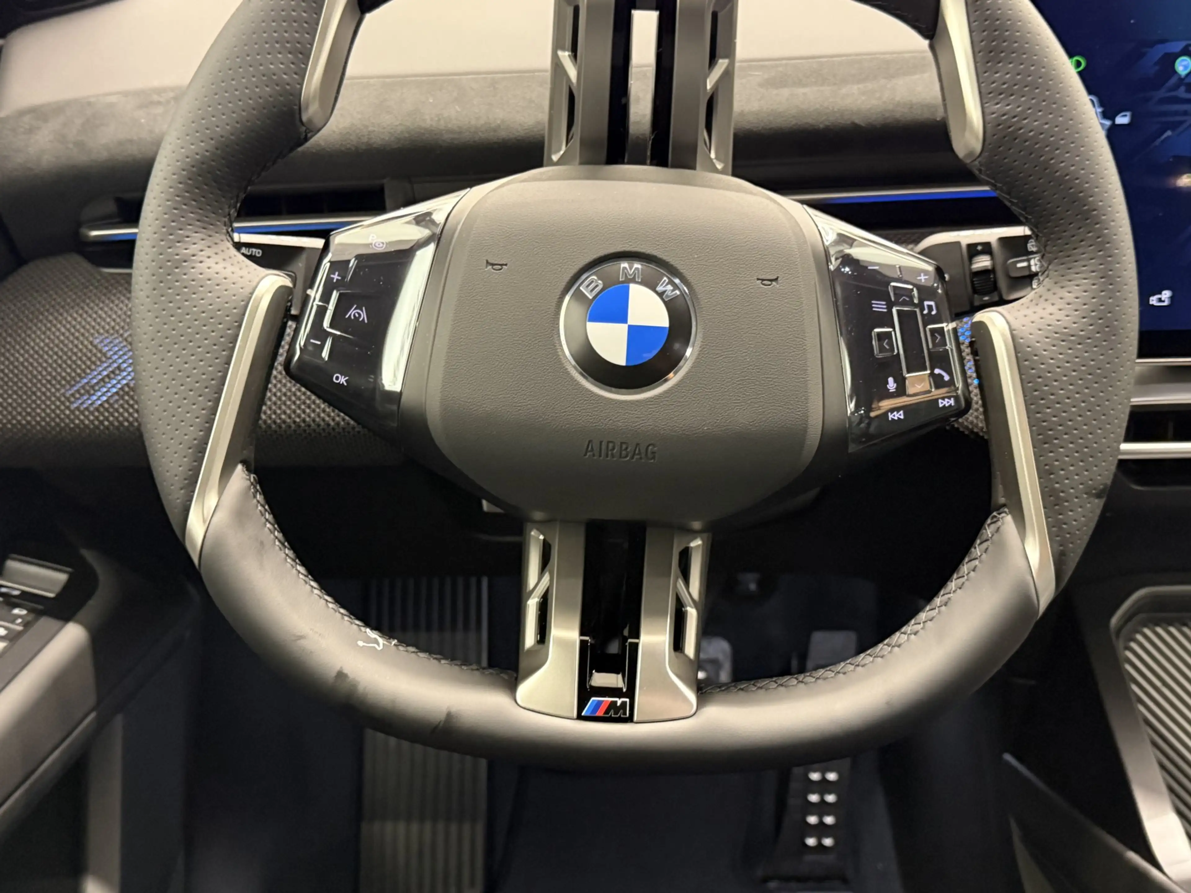 BMW iX3 40 sDrive — photo 10