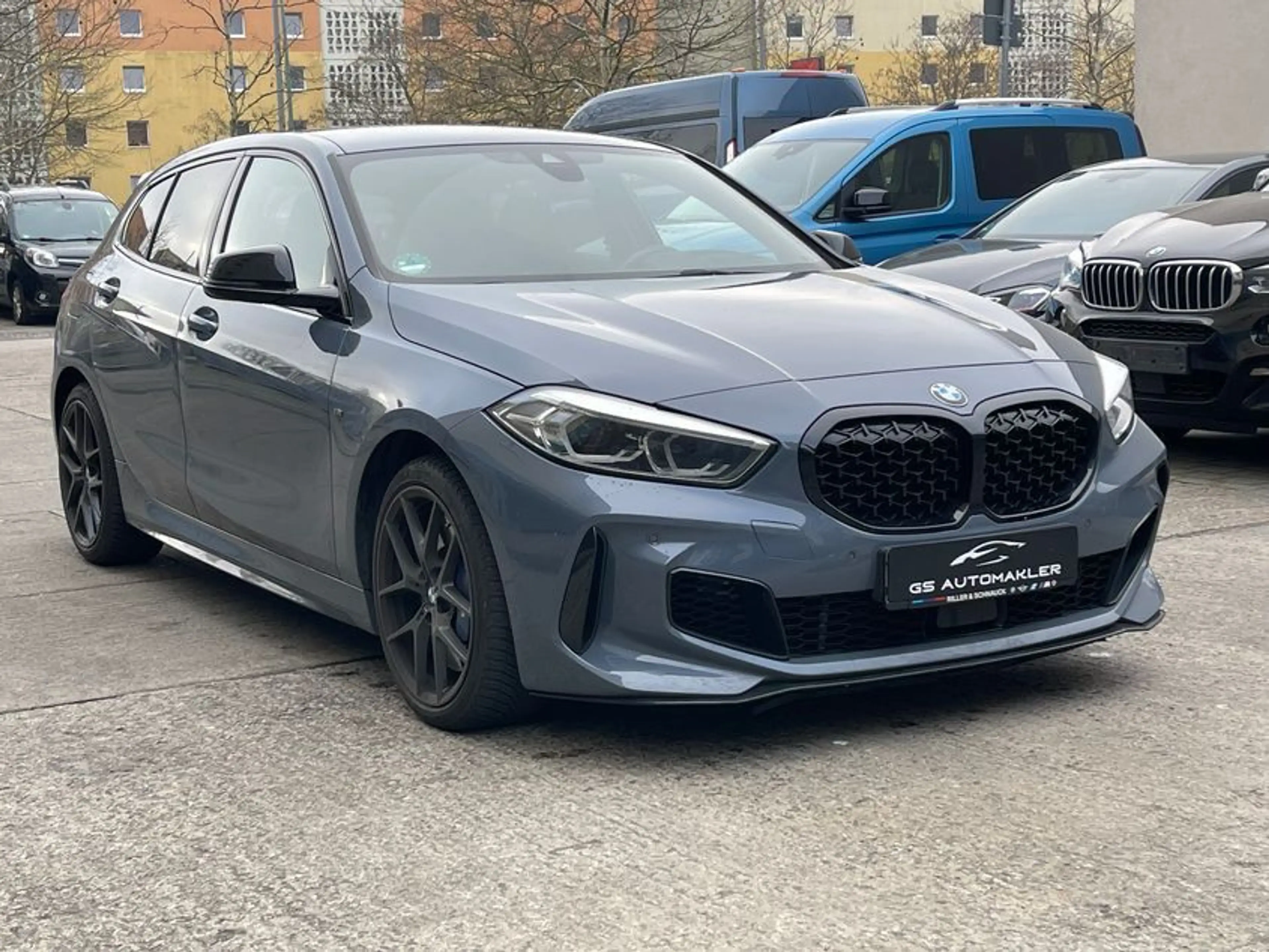 BMW 135 Baureihe 1 Lim. M135 i xDrive Shadow Line — photo 2