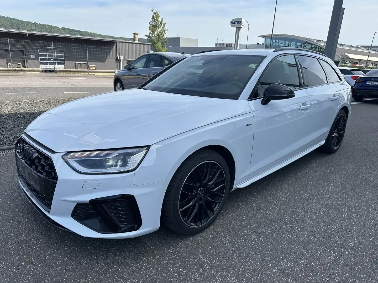 Audi A4 40 TDI quattro S line AHK Matrix Panorama Keyless Weiß - 1