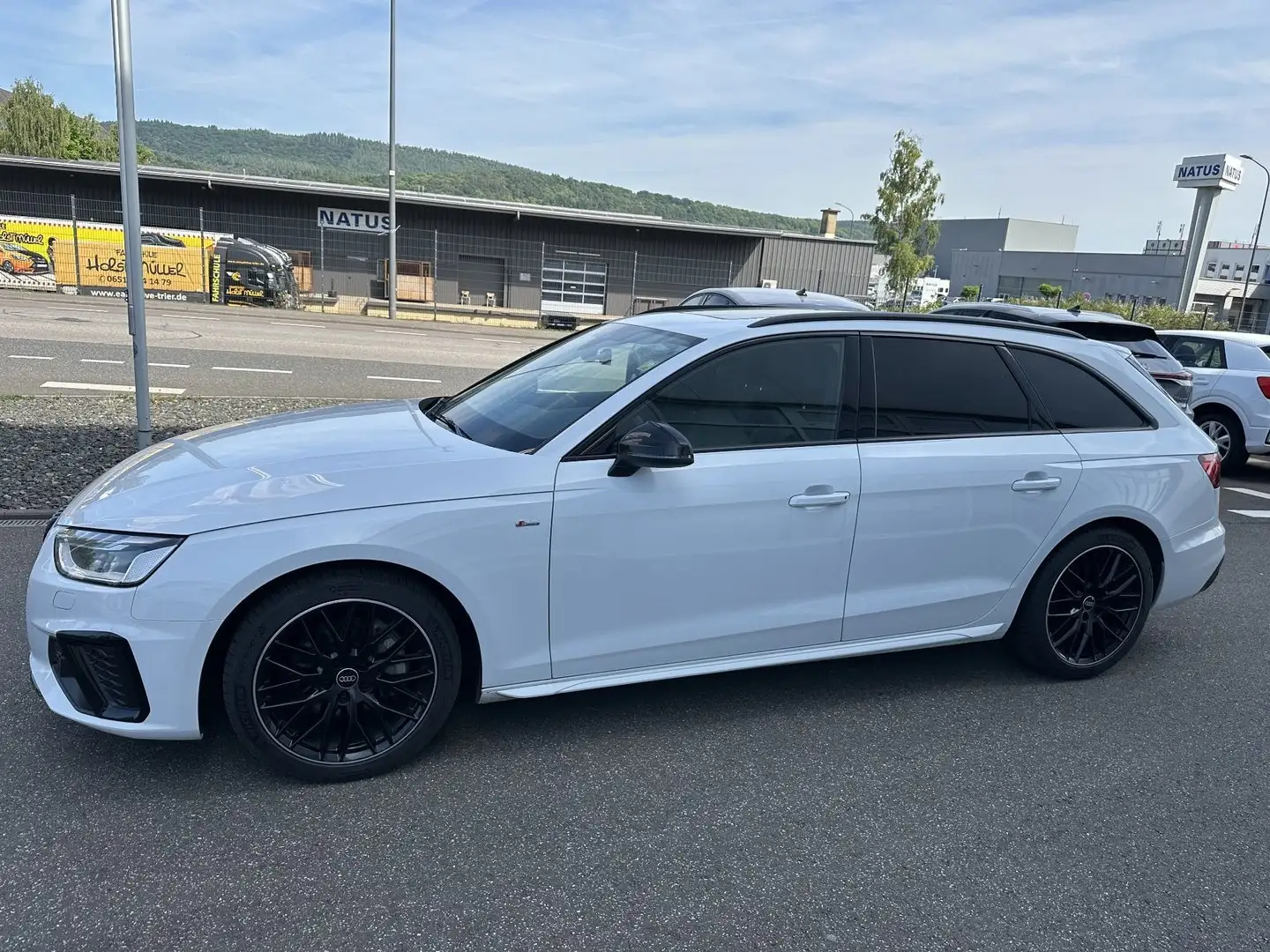 Audi A4 40 TDI quattro S line AHK Matrix Panorama Keyless Weiß - 2