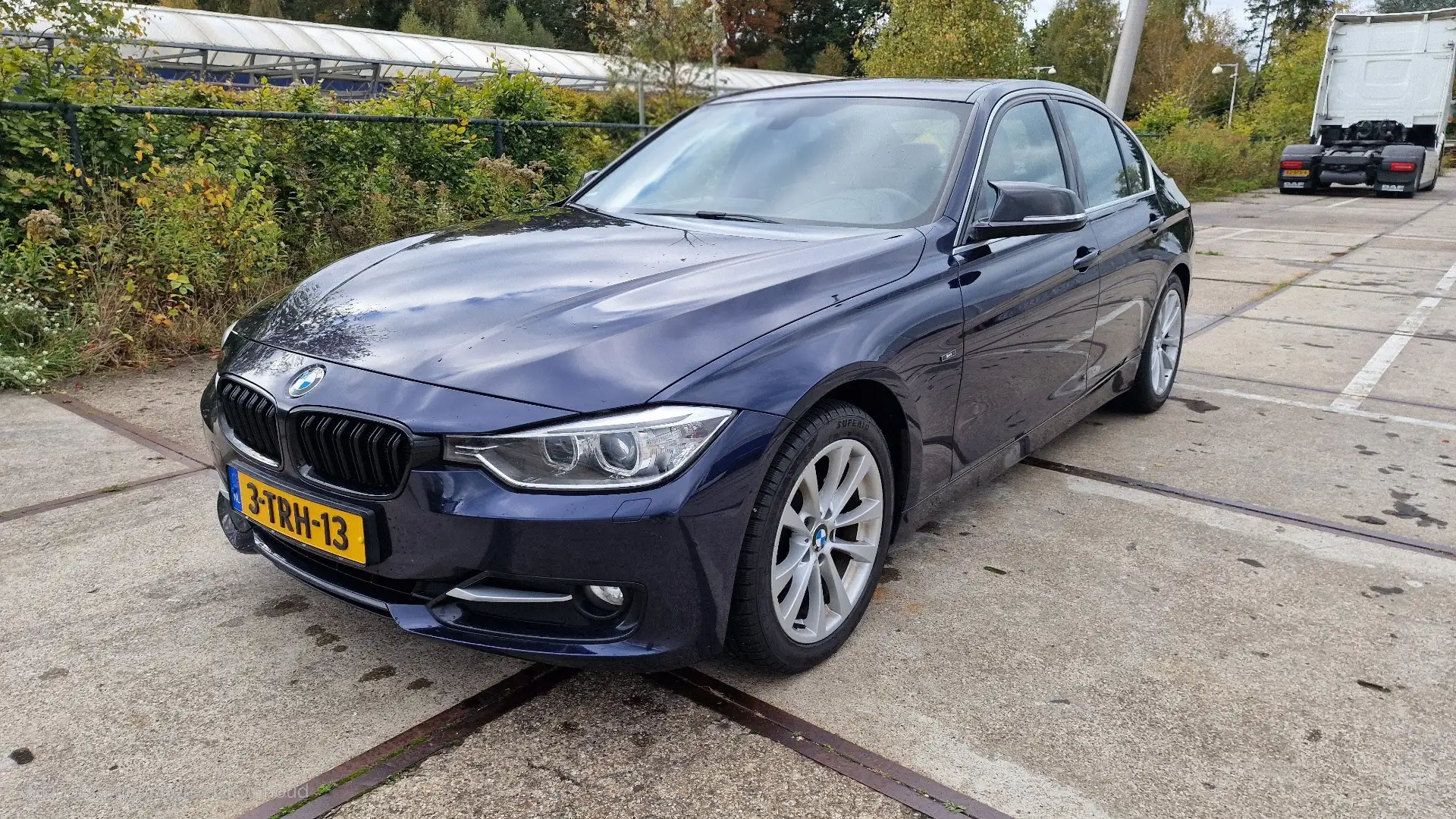 BMW 320 320i EDE Upgrade Edition Blauw - 1