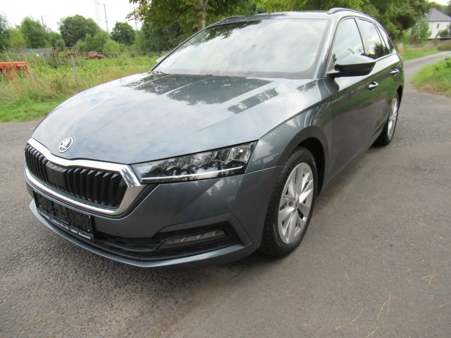 Skoda Octavia 1.0 TSI FIRST EDITION COMBI Navi/SHZ/DAB Grau - 1