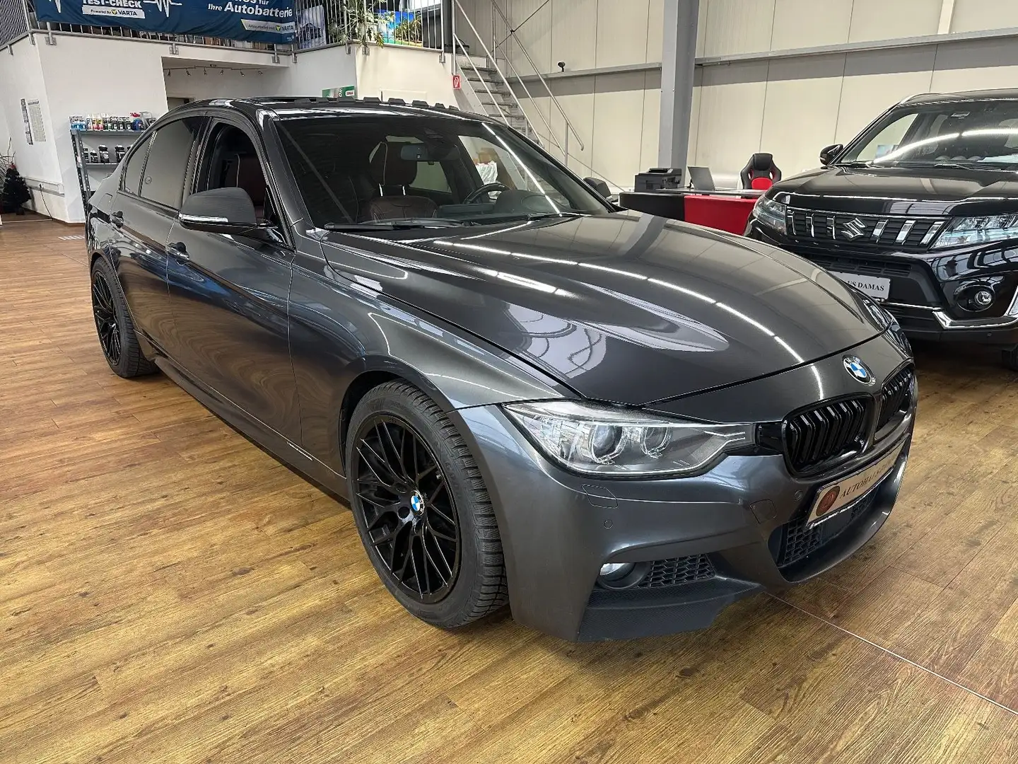 BMW 335 3 Limousine 335 i Gris - 1