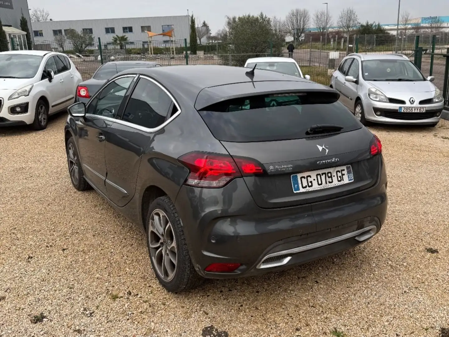 Citroen DS4 HDi 110 FAP So Chic Gris - 2