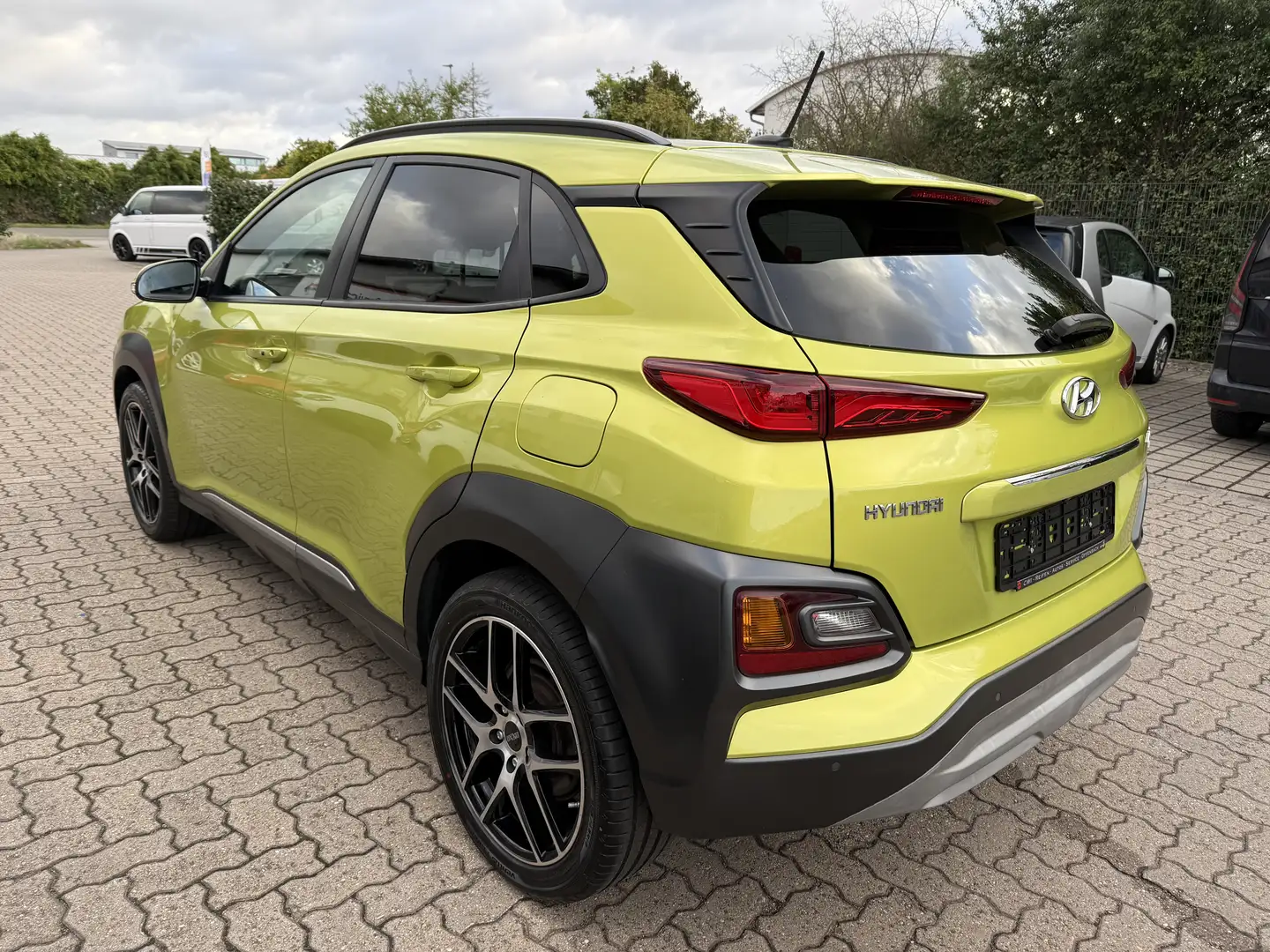 Hyundai KONA Premium 4WD/KRELL/AUTOMATIK - 2