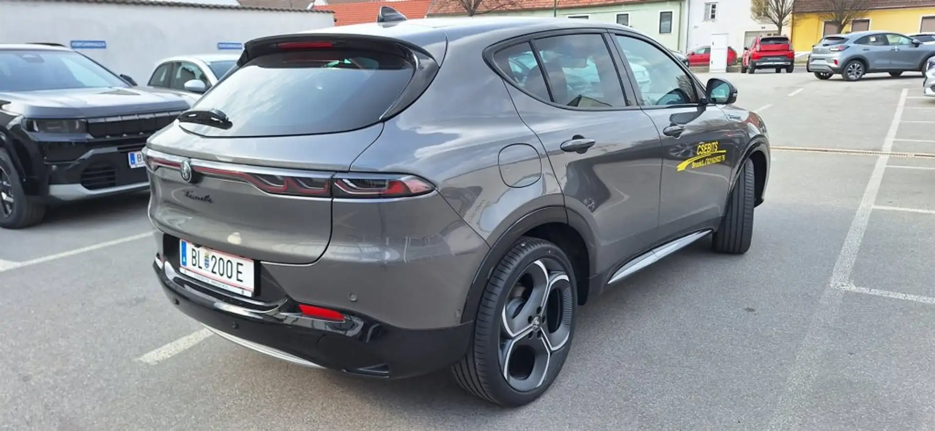 Alfa Romeo Tonale SPORT SPECIALE 1.5 175PS Ibrida FWD Grau - 2