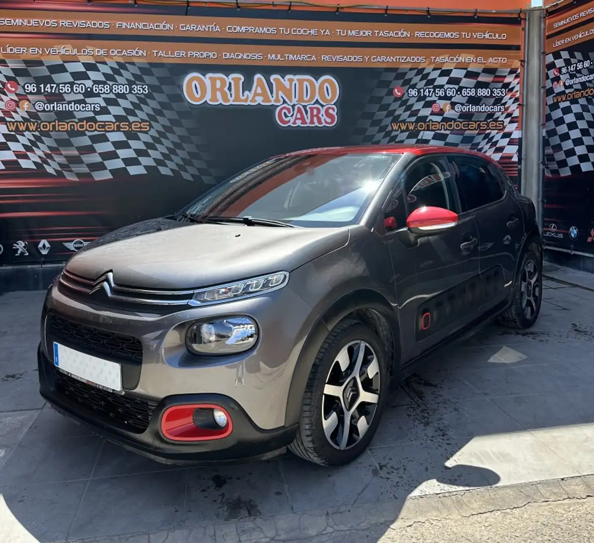 Citroen C3 1.2 PureTech S&S Shine EAT6 110 Grau - 1