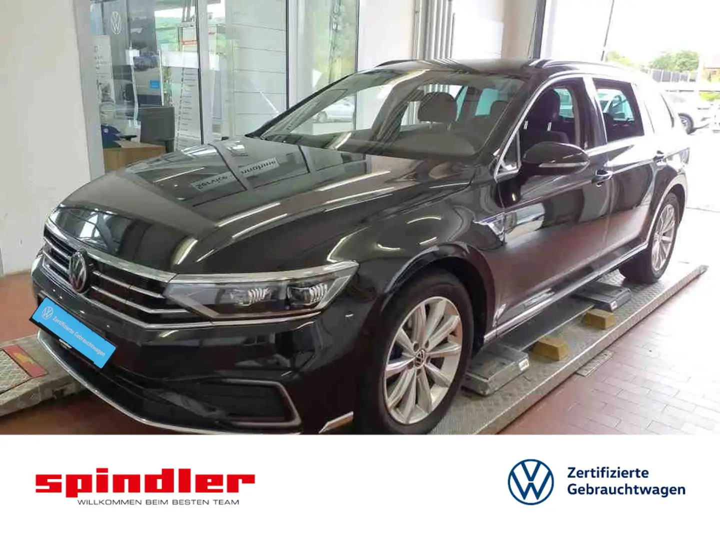 Volkswagen Passat Variant GTE 1.4 TSI DSG Matrix ACC AHK LM Schwarz - 1