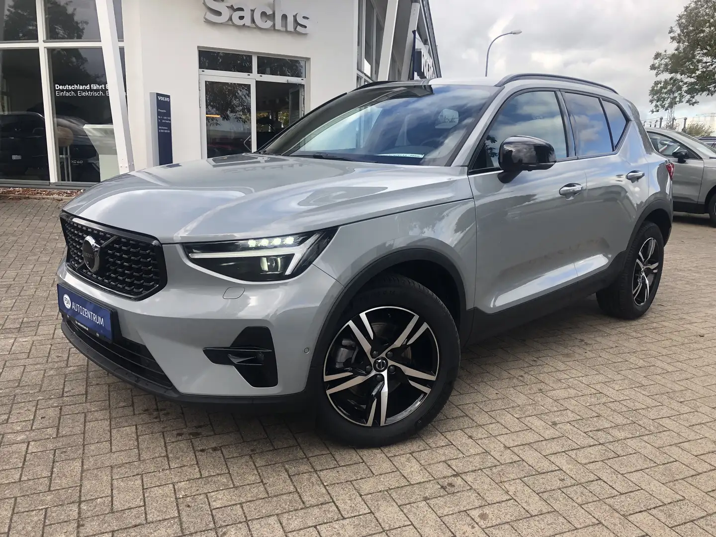 Volvo XC40 B3 Plus Dark 360° Kamera Grau - 1