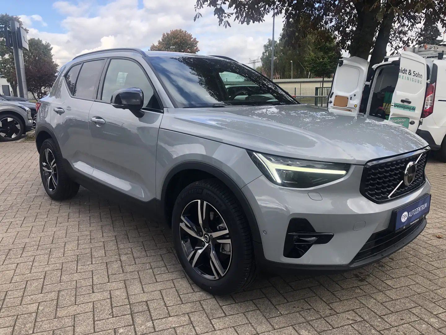 Volvo XC40 B3 Plus Dark 360° Kamera Grau - 2
