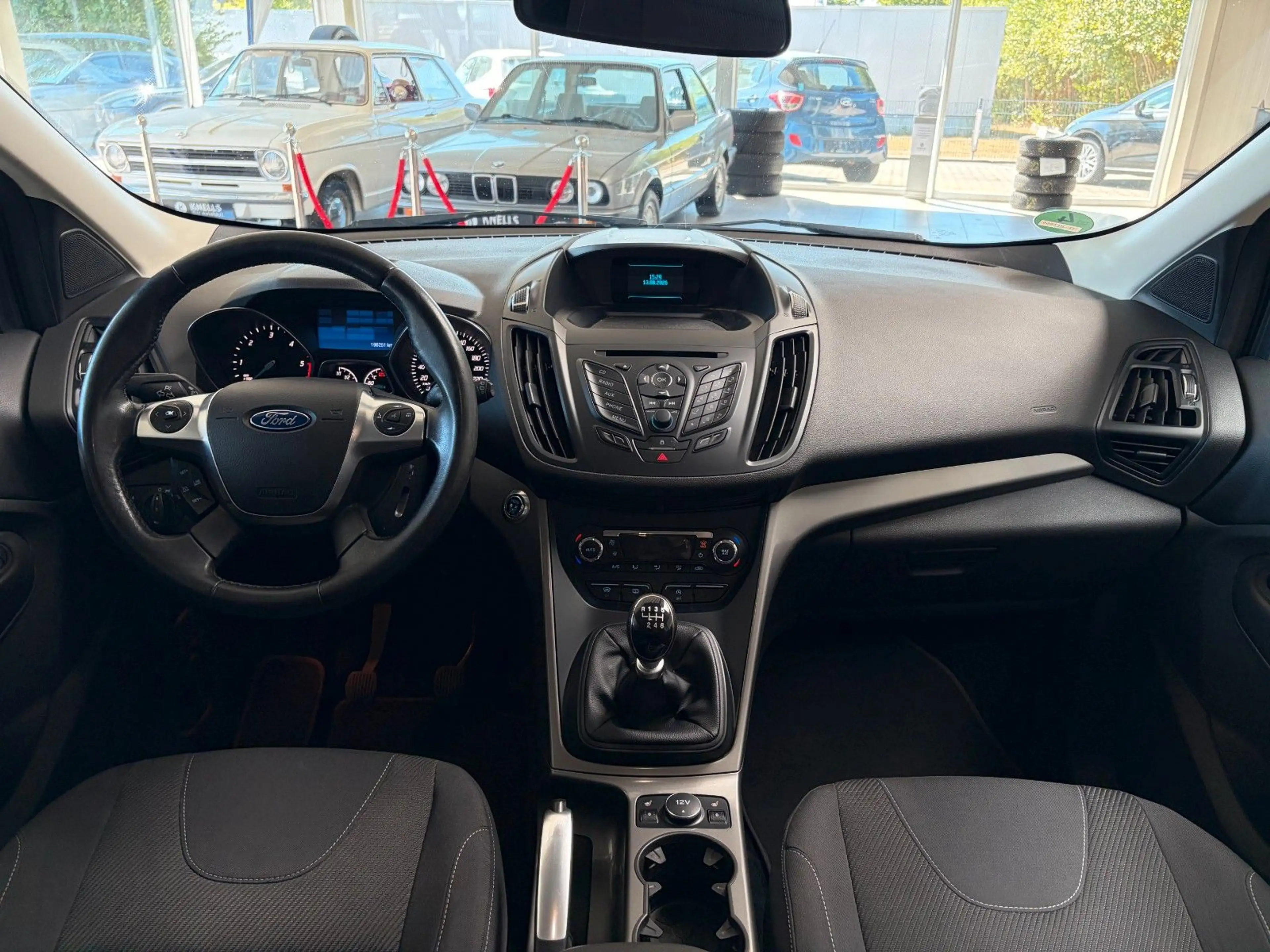 Ford Kuga 2.0 TDCi 4x4 AHK/SHZ/PDC/EURO6 — photo 12