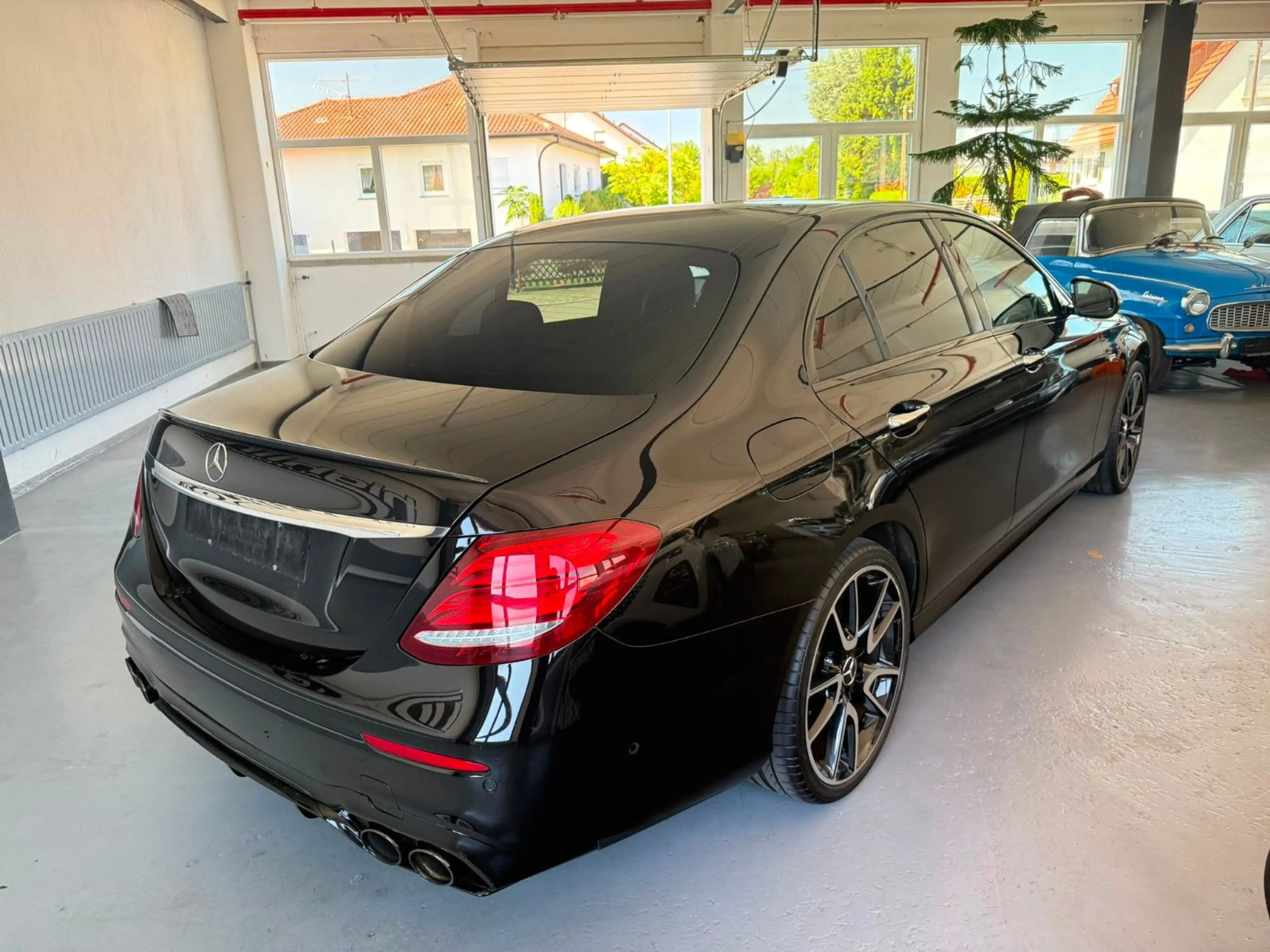 Mercedes-Benz E 43 AMG E Limousine 4Matic — photo 3