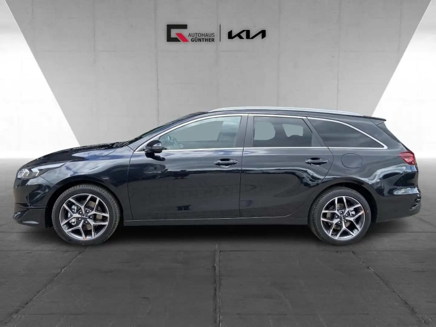 Kia Ceed SW / cee'd SW Sportswagon Ultimate Edition 1.5 T-GDI MHEV Style Schwarz - 2