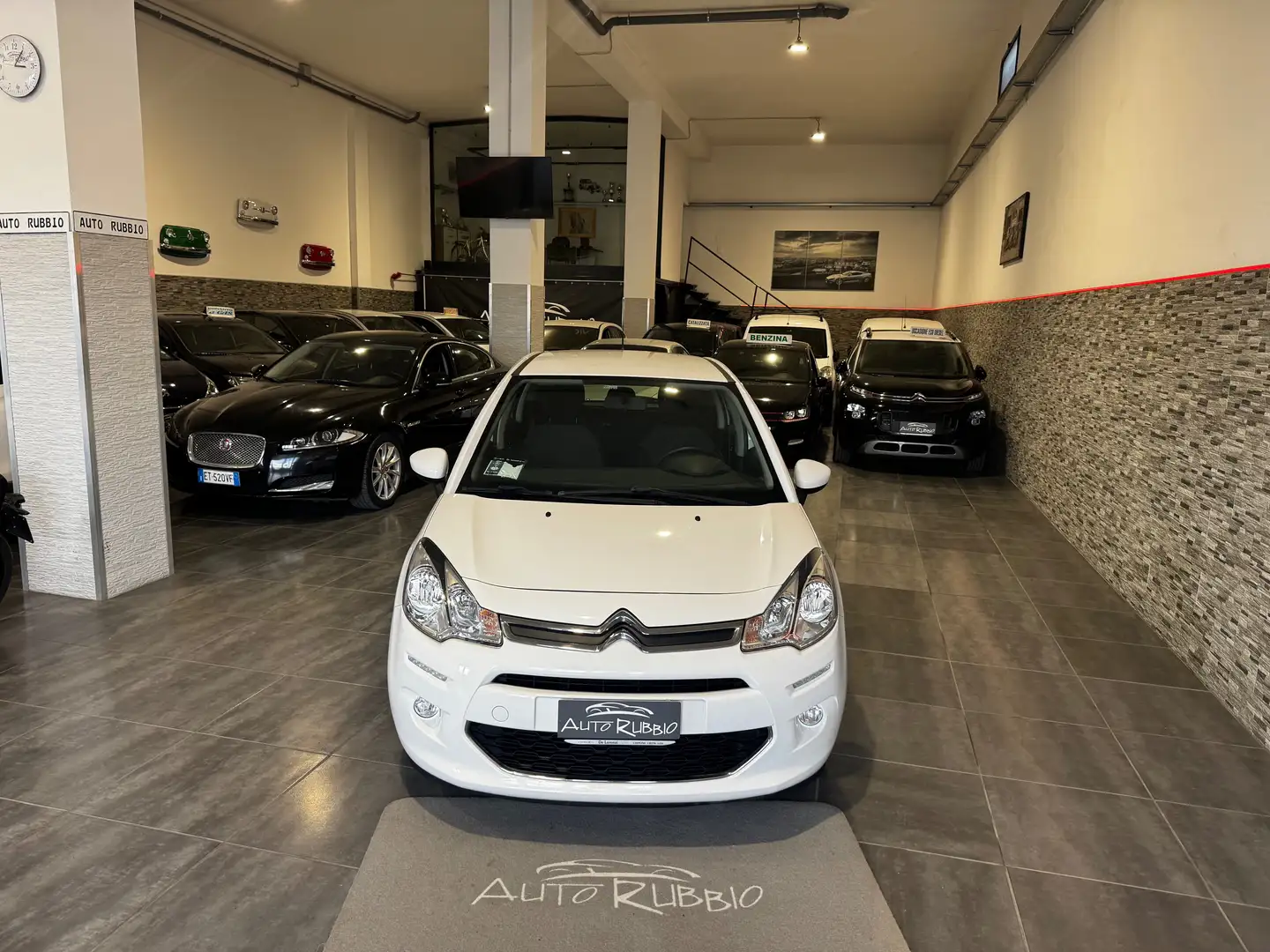 Citroen C3 C3 1.2 vti Vanity Fair 10 82cv Bianco - 2