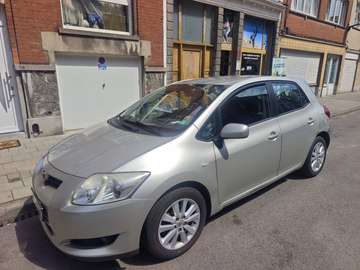 Auris 1.4i VVT-i Linea Luna