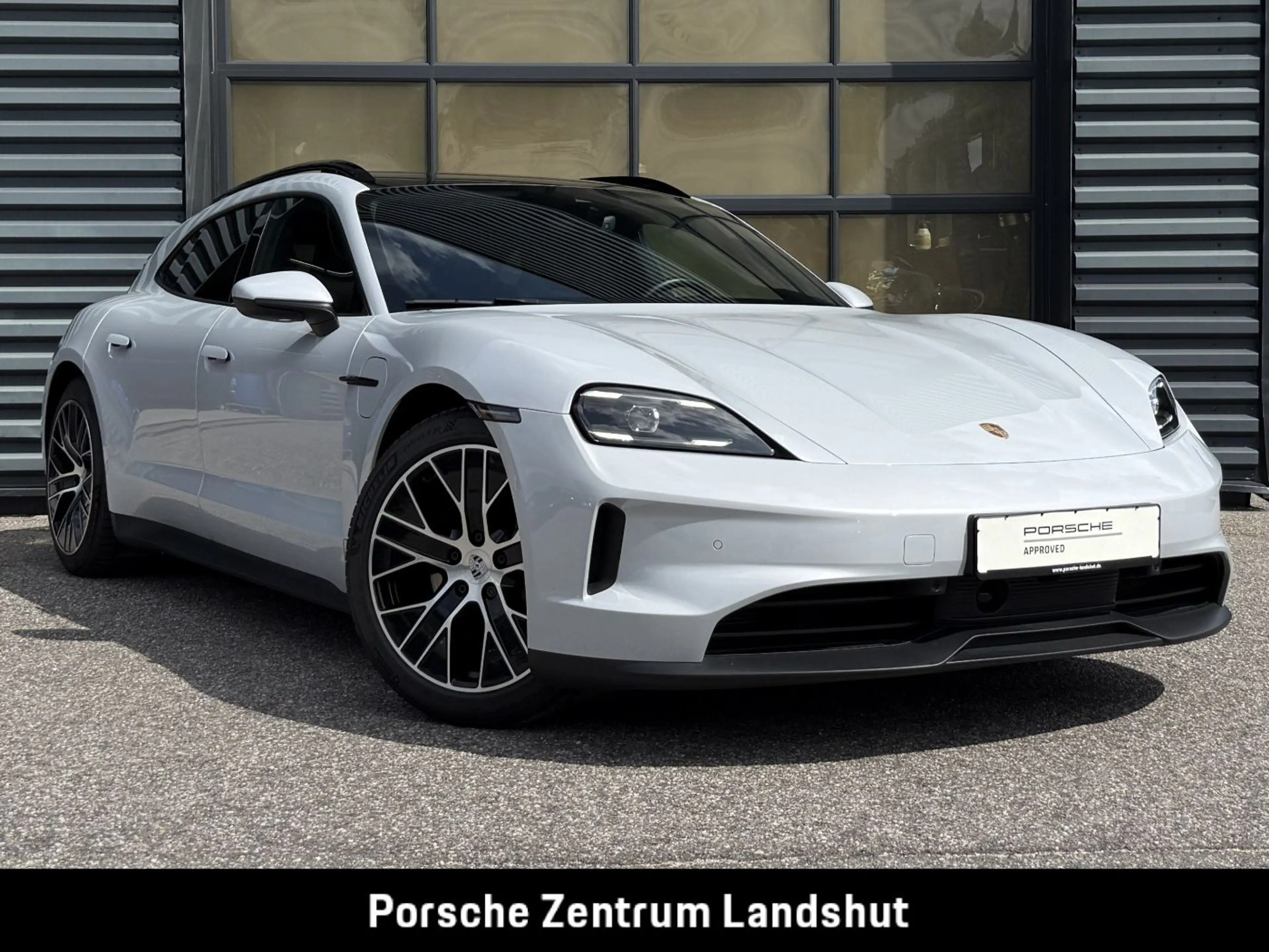 Porsche Taycan Sport Turismo | BOSE | Panoramadach | — photo 8