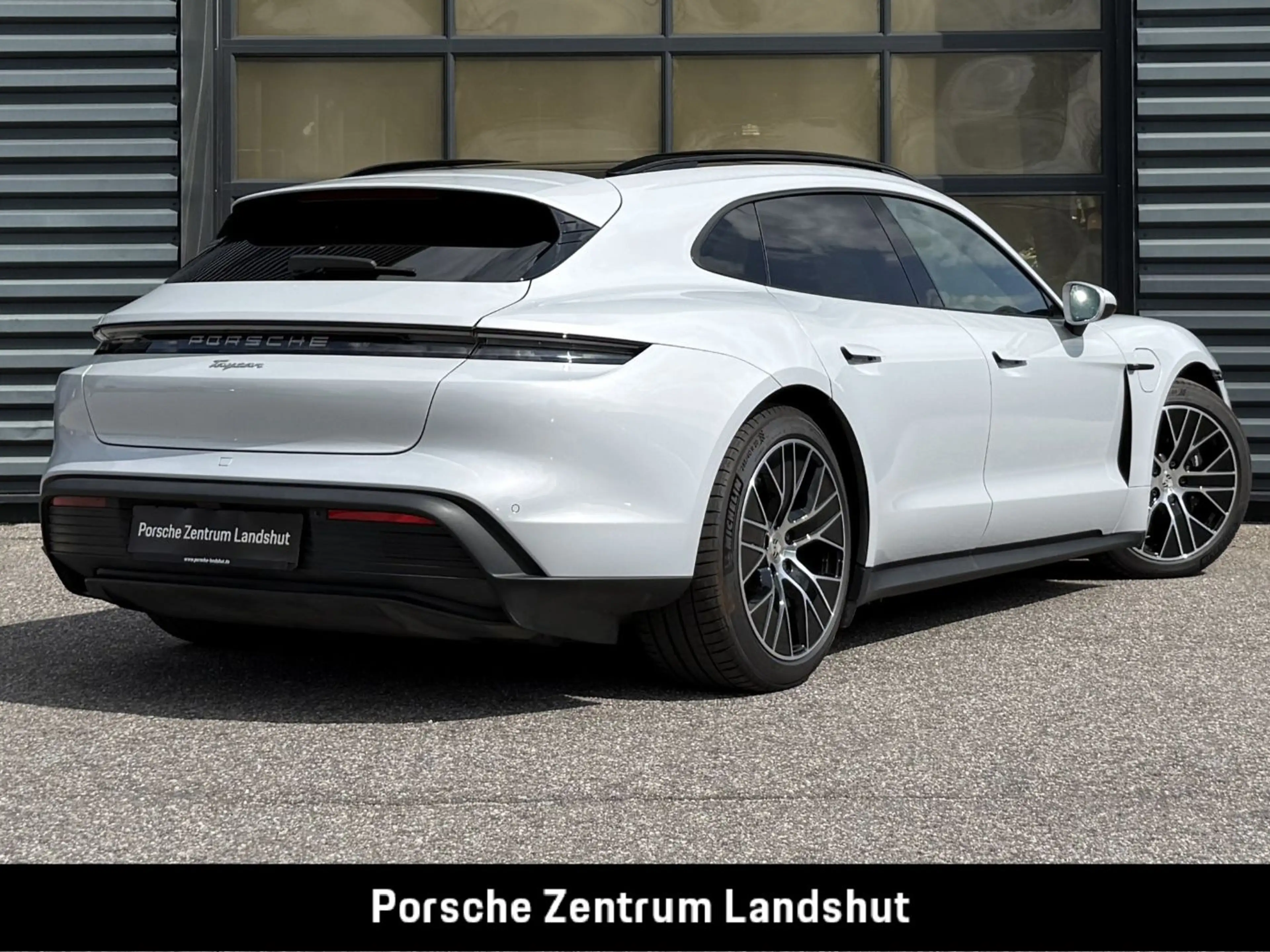 Porsche Taycan Sport Turismo | BOSE | Panoramadach | — photo 6