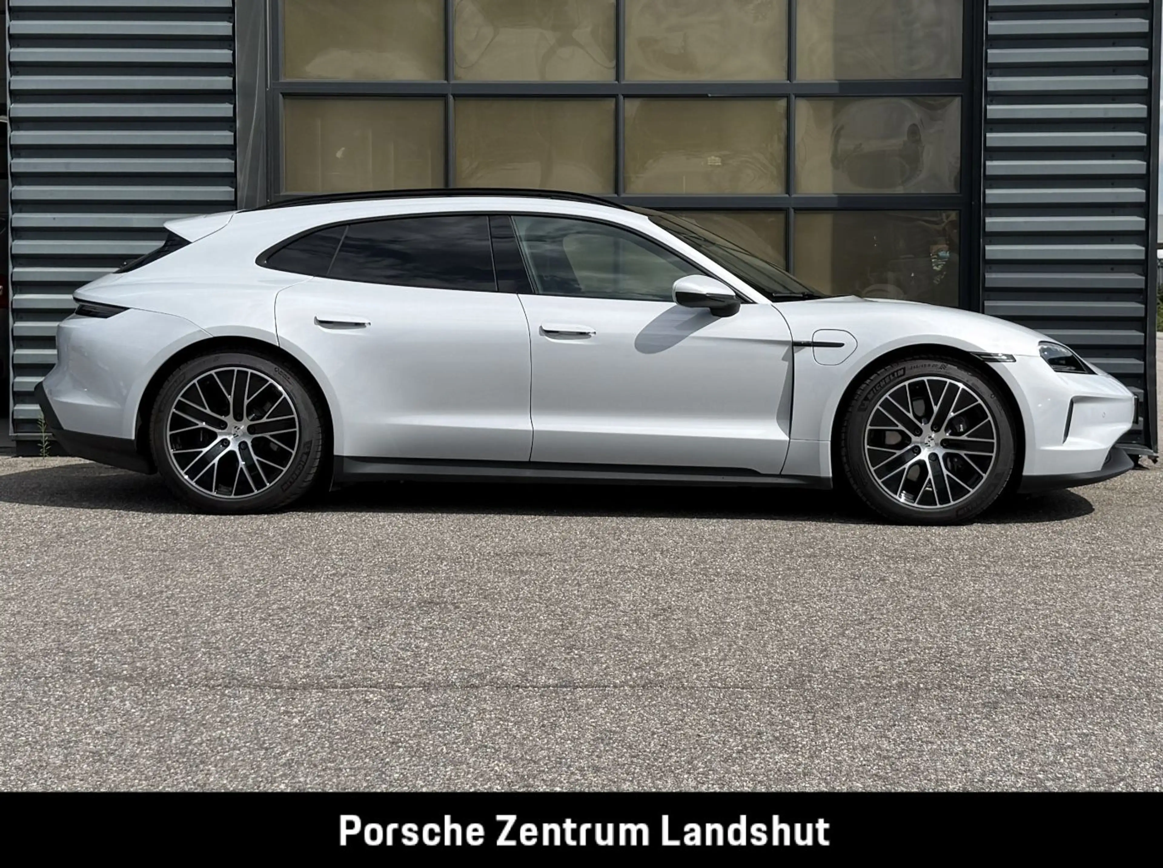 Porsche Taycan Sport Turismo | BOSE | Panoramadach | — photo 7