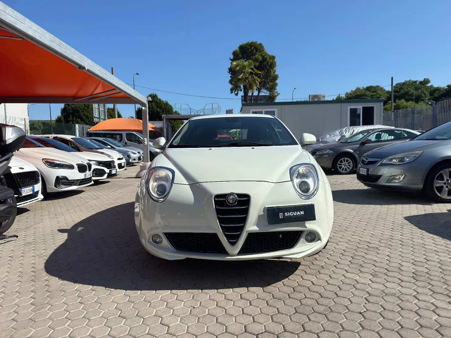 Alfa Romeo MiTo ADATTA A NEOPATENTATI 1.4 GPL Distinctive Bianco - 2