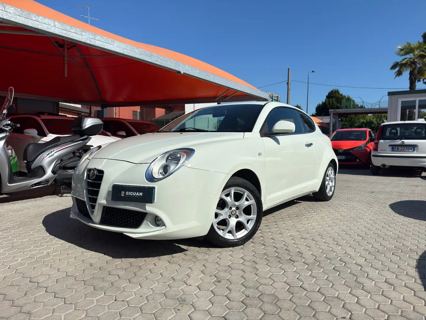 Alfa Romeo MiTo ADATTA A NEOPATENTATI 1.4 GPL Distinctive Bianco - 1