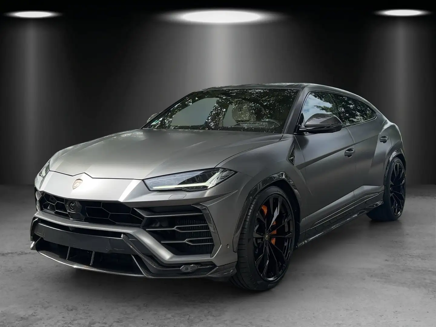 Lamborghini Urus URUS CARBON+AKRAPOVIC+FOND-TV+FULL ADAS+23" Grau - 1