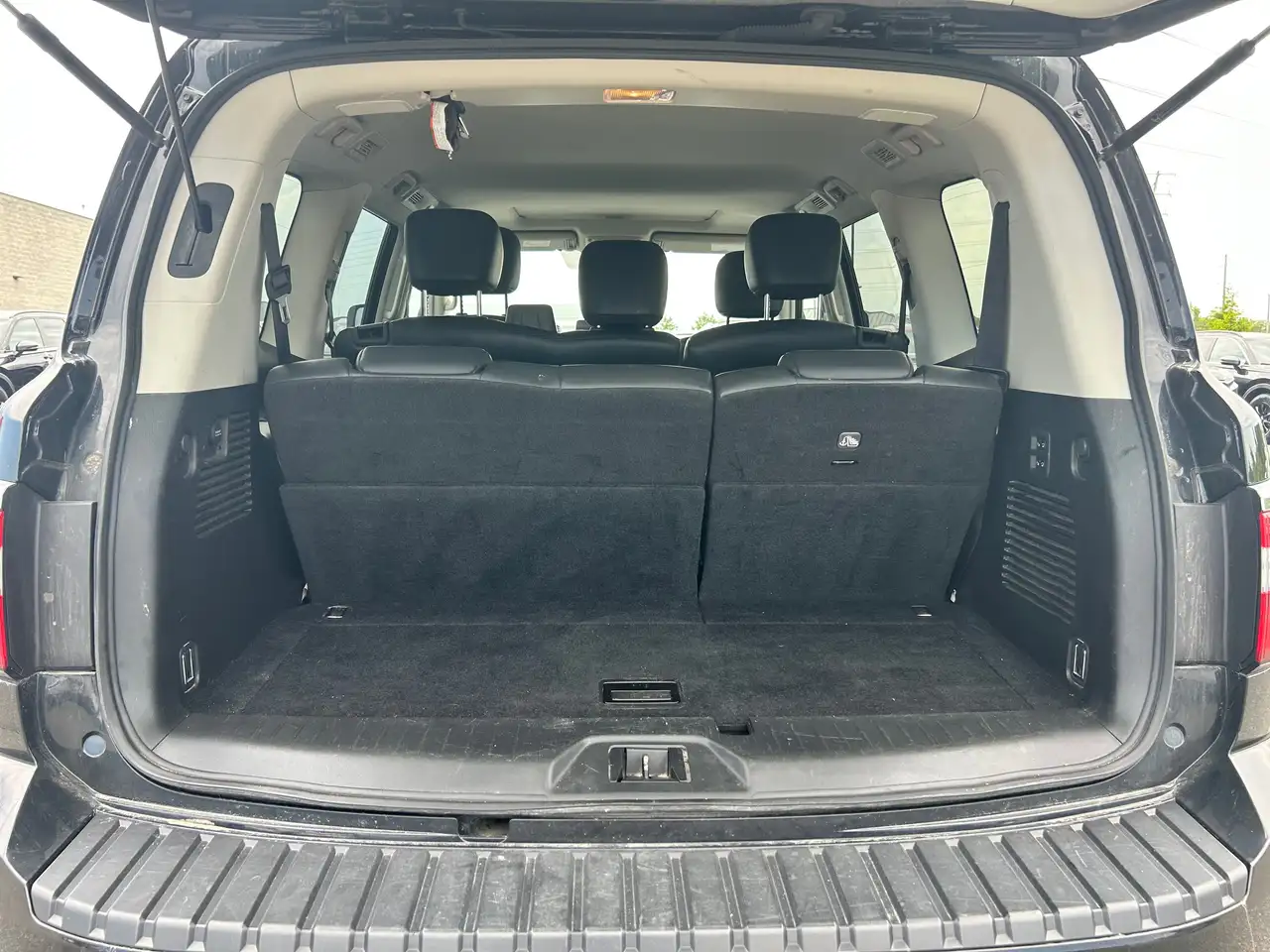 Nissan Armada photo Nissan Armada