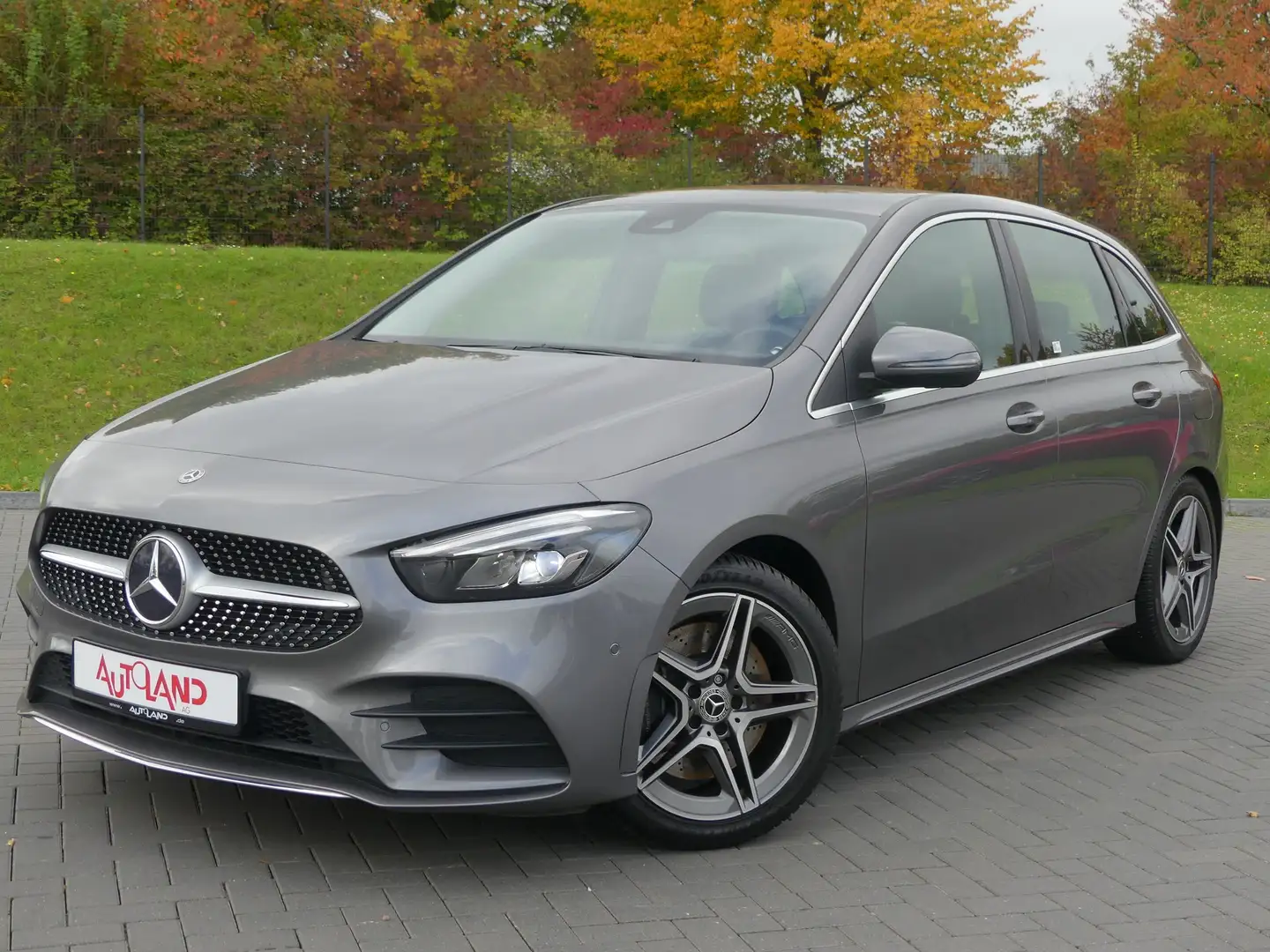 Mercedes-Benz B 150 B250 AMG Line LED Navi Virtual Cockpit Kamera Silber - 2