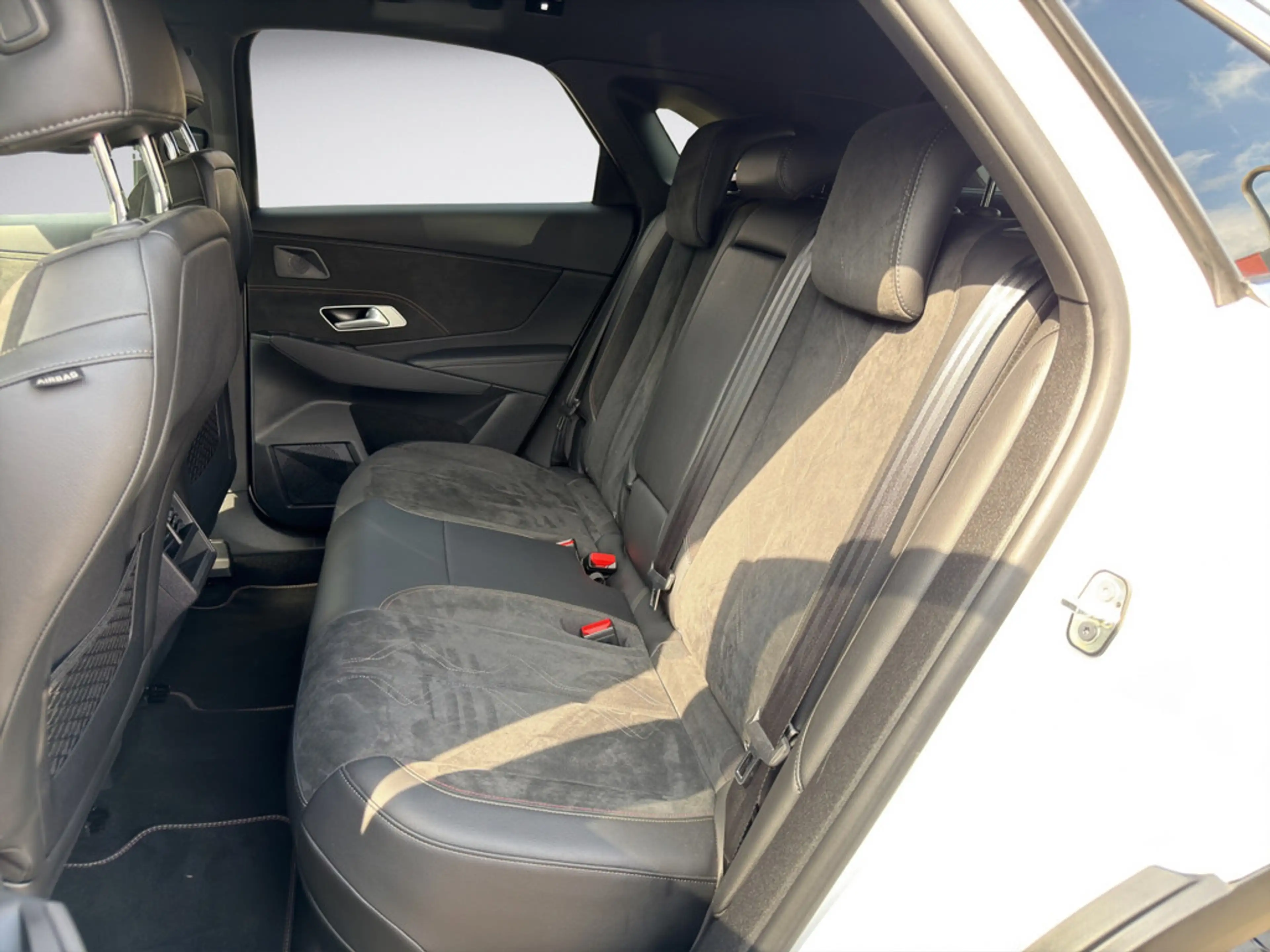 DS Automobiles DS 7 1.6 E-Tense 225 EAT8 Performance Line + — photo 10
