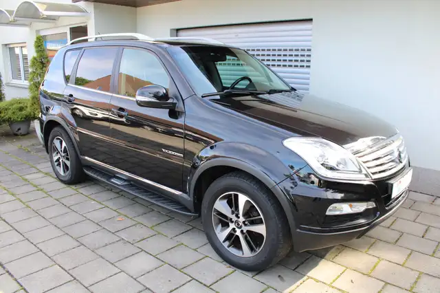 SsangYong Rexton W 2.2 e-XDi 220 4WD Automatik  Executive Navigatio