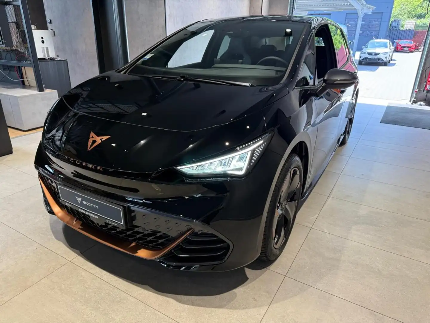 CUPRA Born Edition Dynamic 170kW (231PS) 60kWh Automatik 84 Schwarz - 2