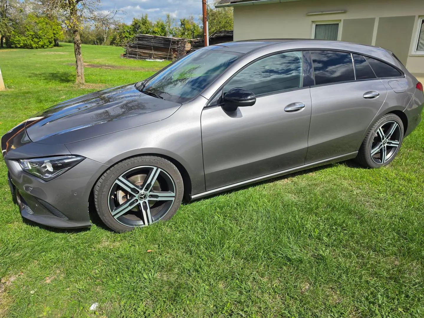 Mercedes-Benz CLA 200 CLA 200 d Shooting Brake Aut. Grau - 2
