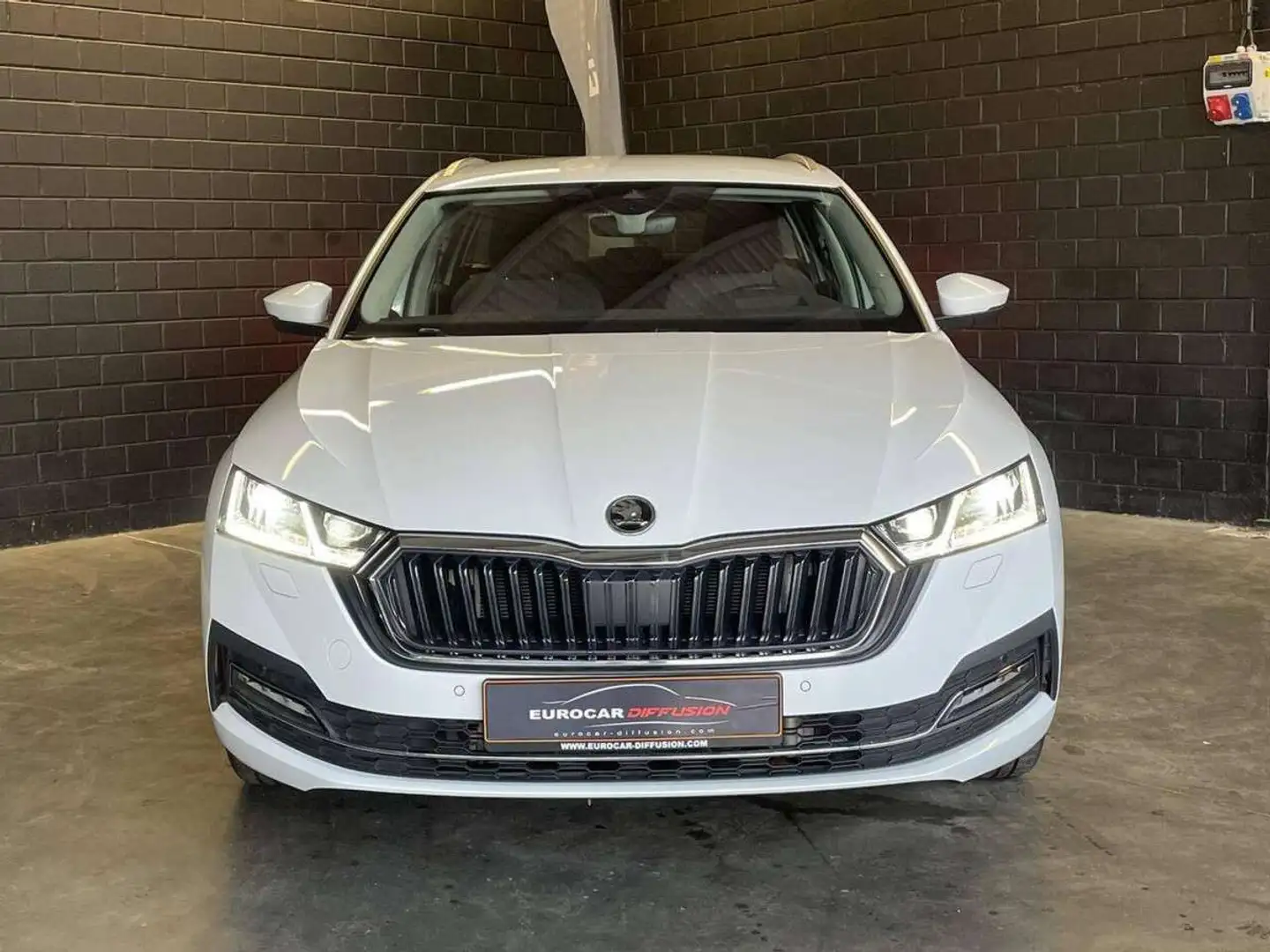 Skoda Octavia Combi Estate Style PHEV 204CV TSI iV DSG6 Blanc - 2