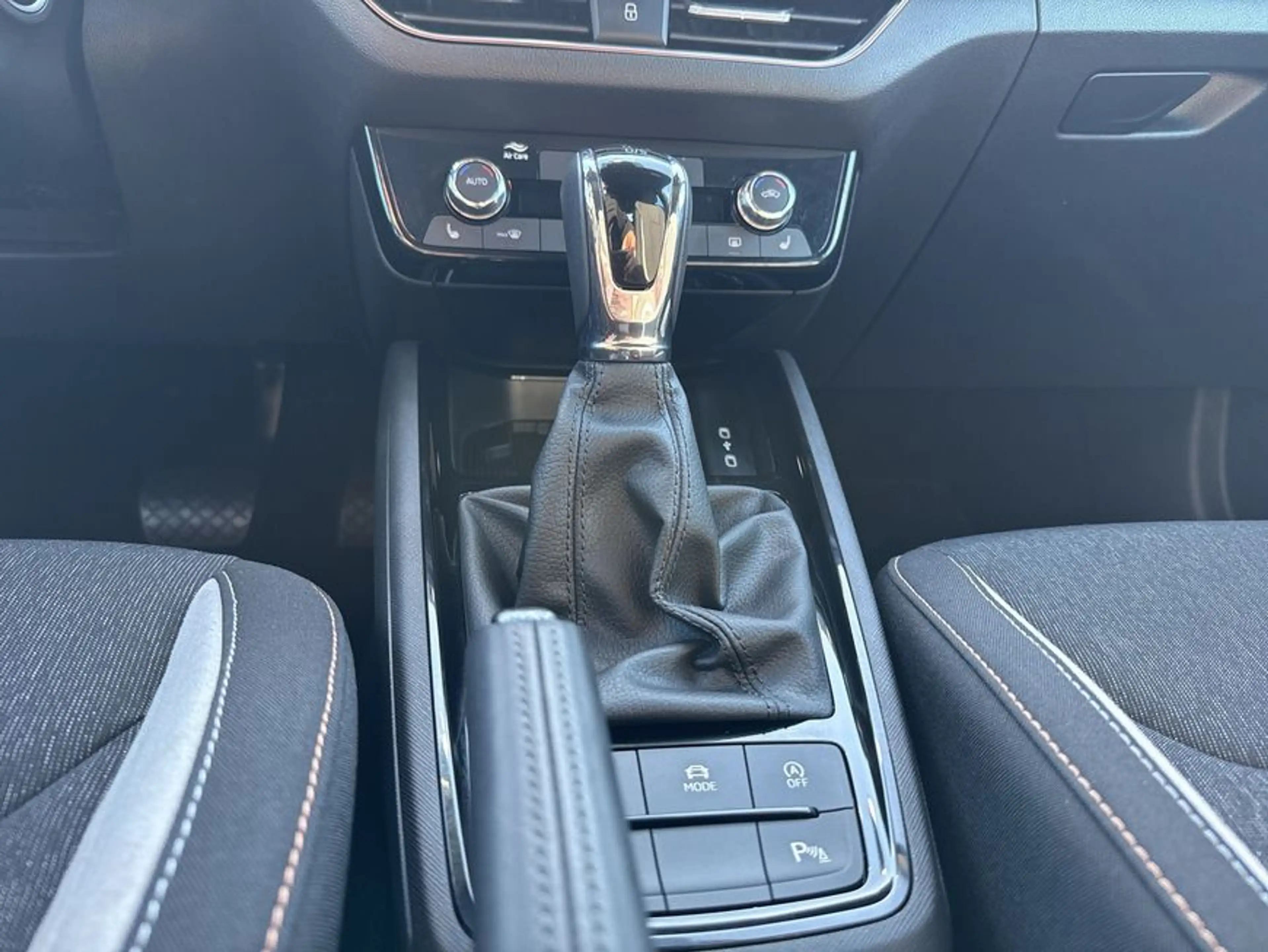 Skoda Scala 1.5 TSI DSG Selection Tour Kamera/Pano — photo 14