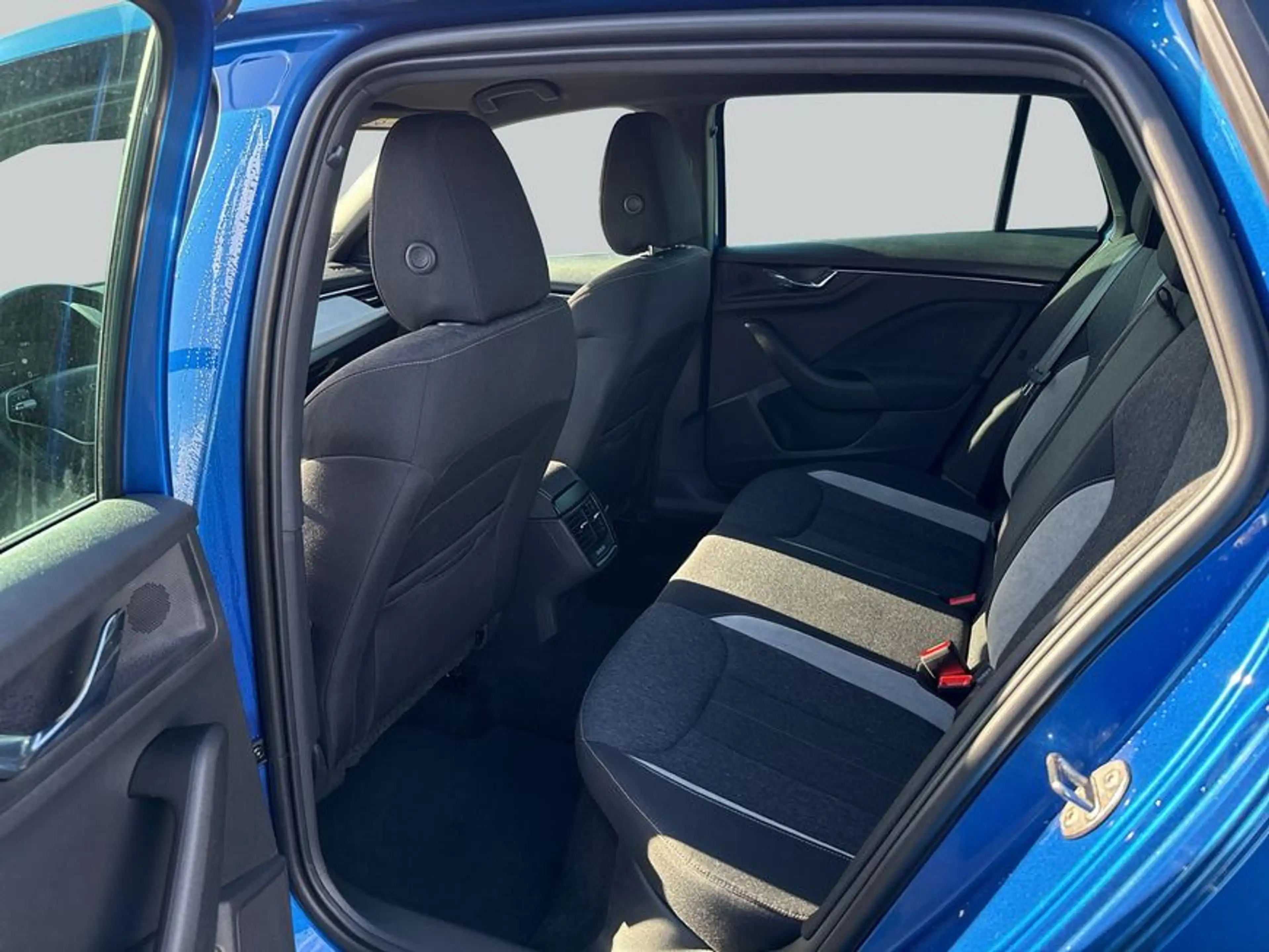 Skoda Scala 1.5 TSI DSG Selection Tour Kamera/Pano — photo 11