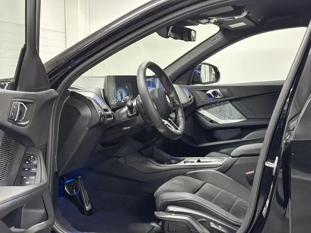 BMW 1 Series view 9
