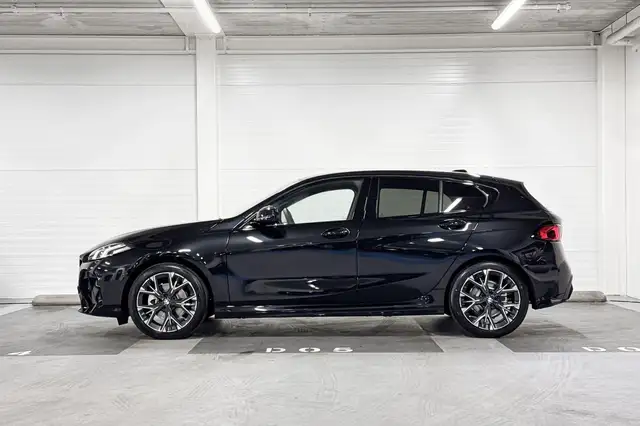 BMW 1 Series view 2