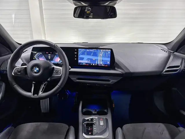 BMW 1 Series view 11