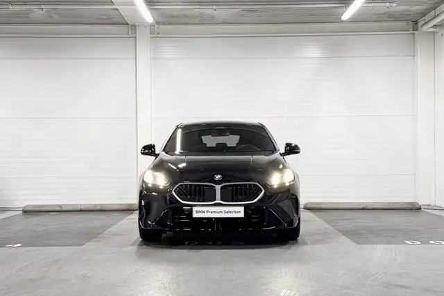 BMW 1 Series view 6