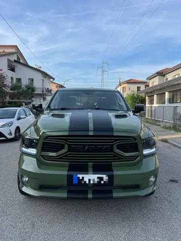 Dodge RAM 1500 5.7 V8 Quad Cab MB Sport 395cv at8