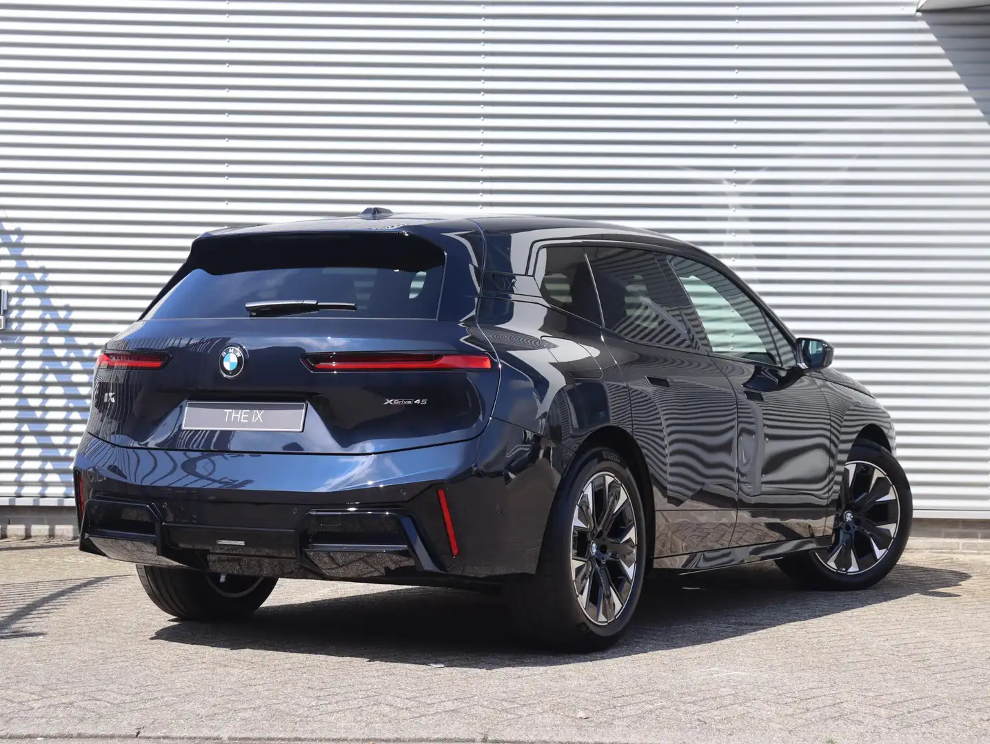 BMW iX xDrive45 | M Sportpakket | Comfort Pack | Innotvat Zwart - 2
