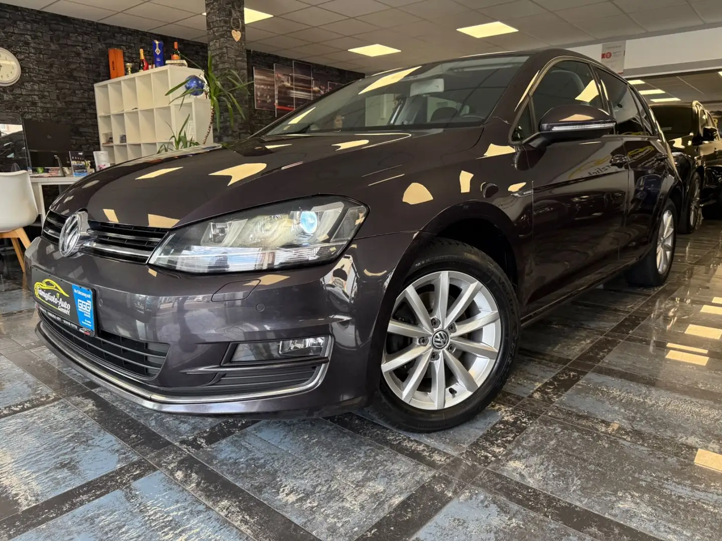 Volkswagen Golf VII Lim. Lounge BMT*Klimaauto*1.Vorhalter* Gris - 1