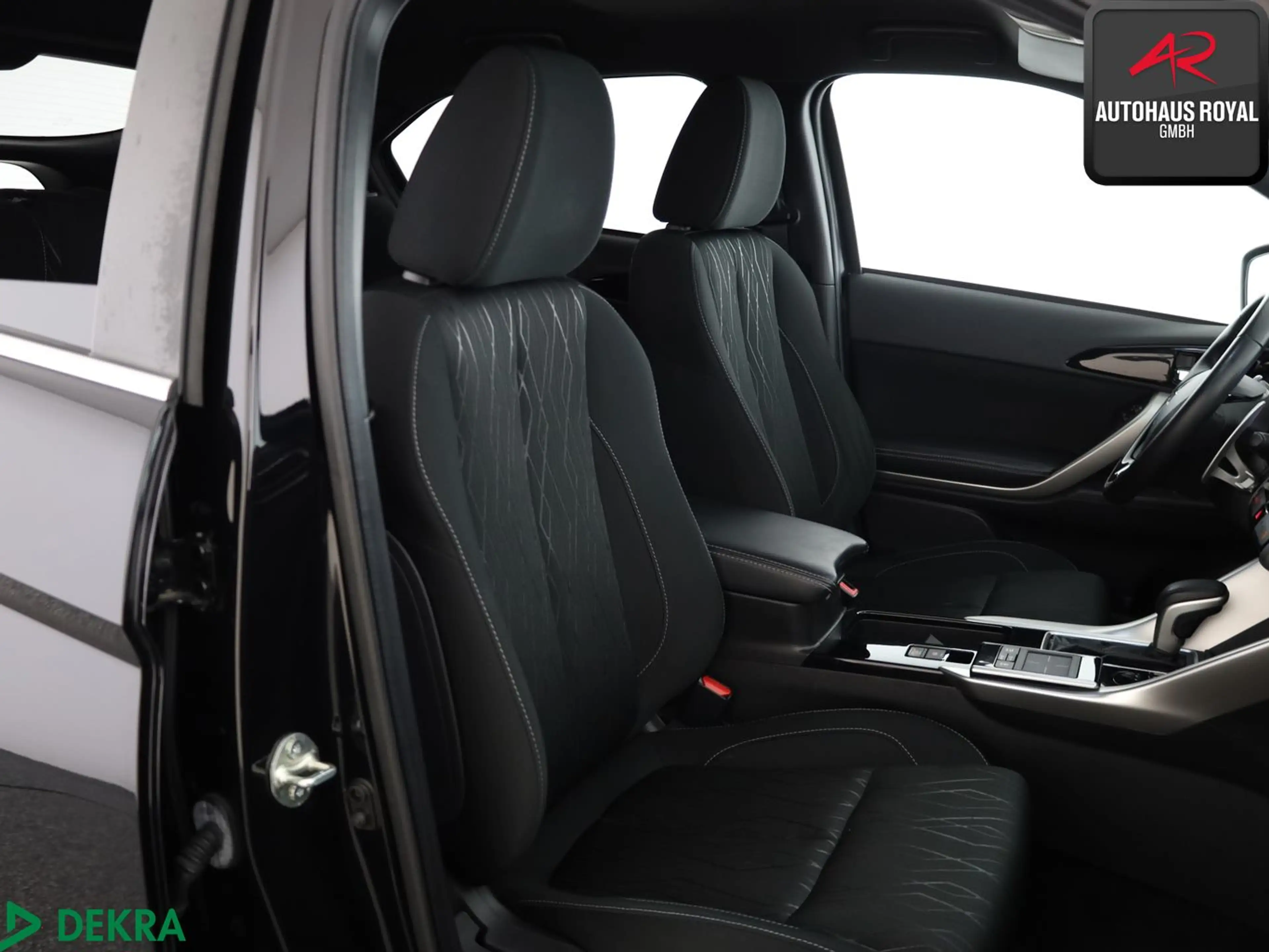 Mitsubishi Eclipse Cross 1.5 T-MIVEC INTENSE 360°,KEYLESS — photo 11