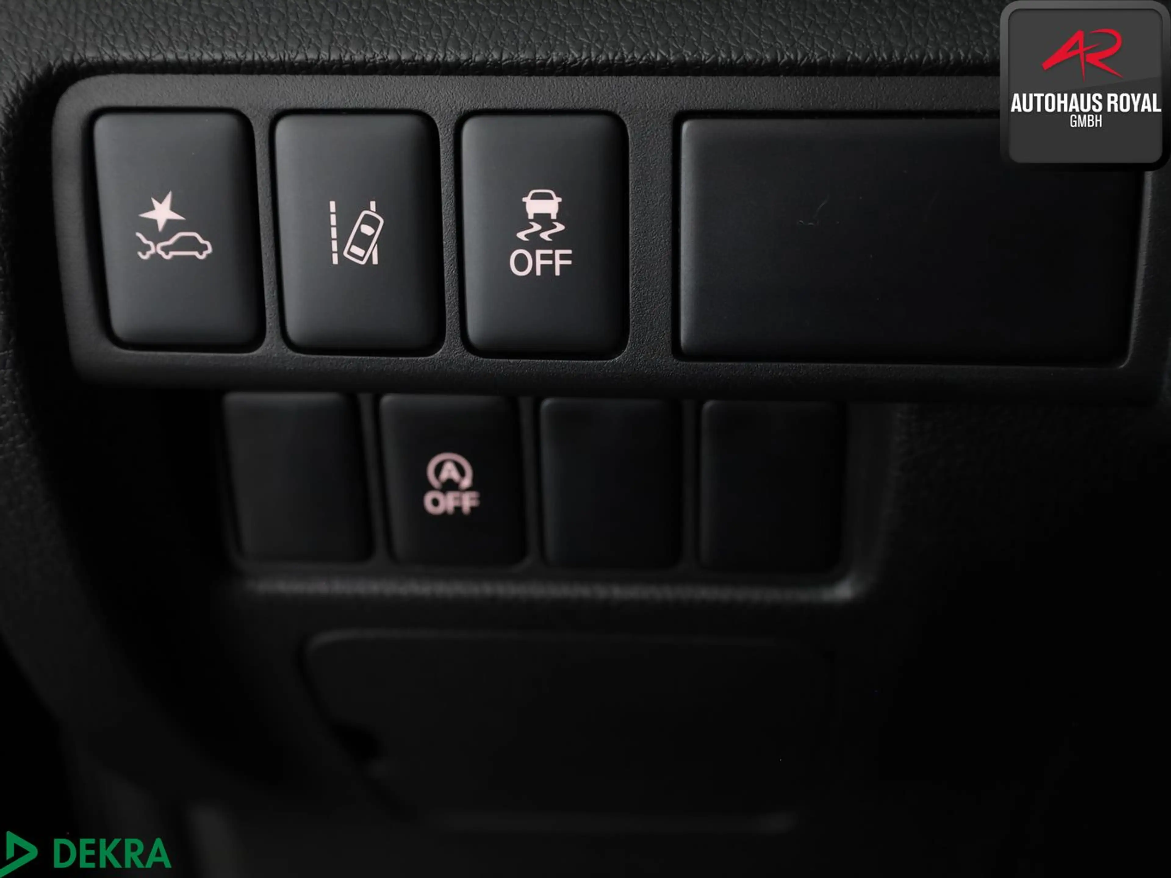 Mitsubishi Eclipse Cross 1.5 T-MIVEC INTENSE 360°,KEYLESS — photo 15