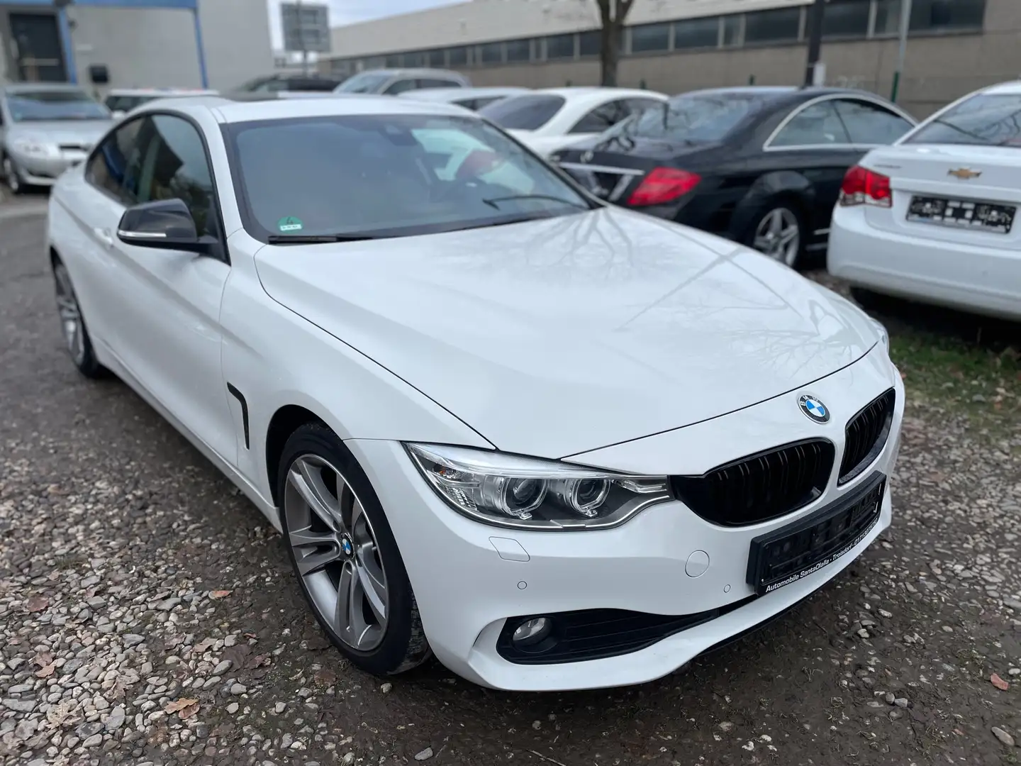 BMW 420 d Coupe Aut. Sport Line Scheckheft 8Fachbereift Biały - 1