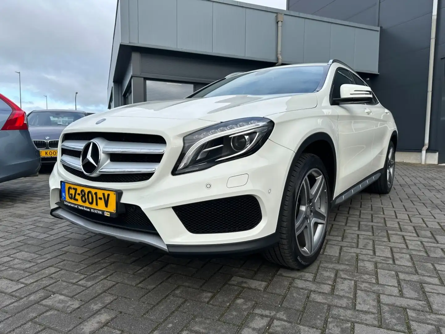 Mercedes-Benz GLA 200 200 Prestige AMG pakket Automaat 156pk navigatie, Alb - 1