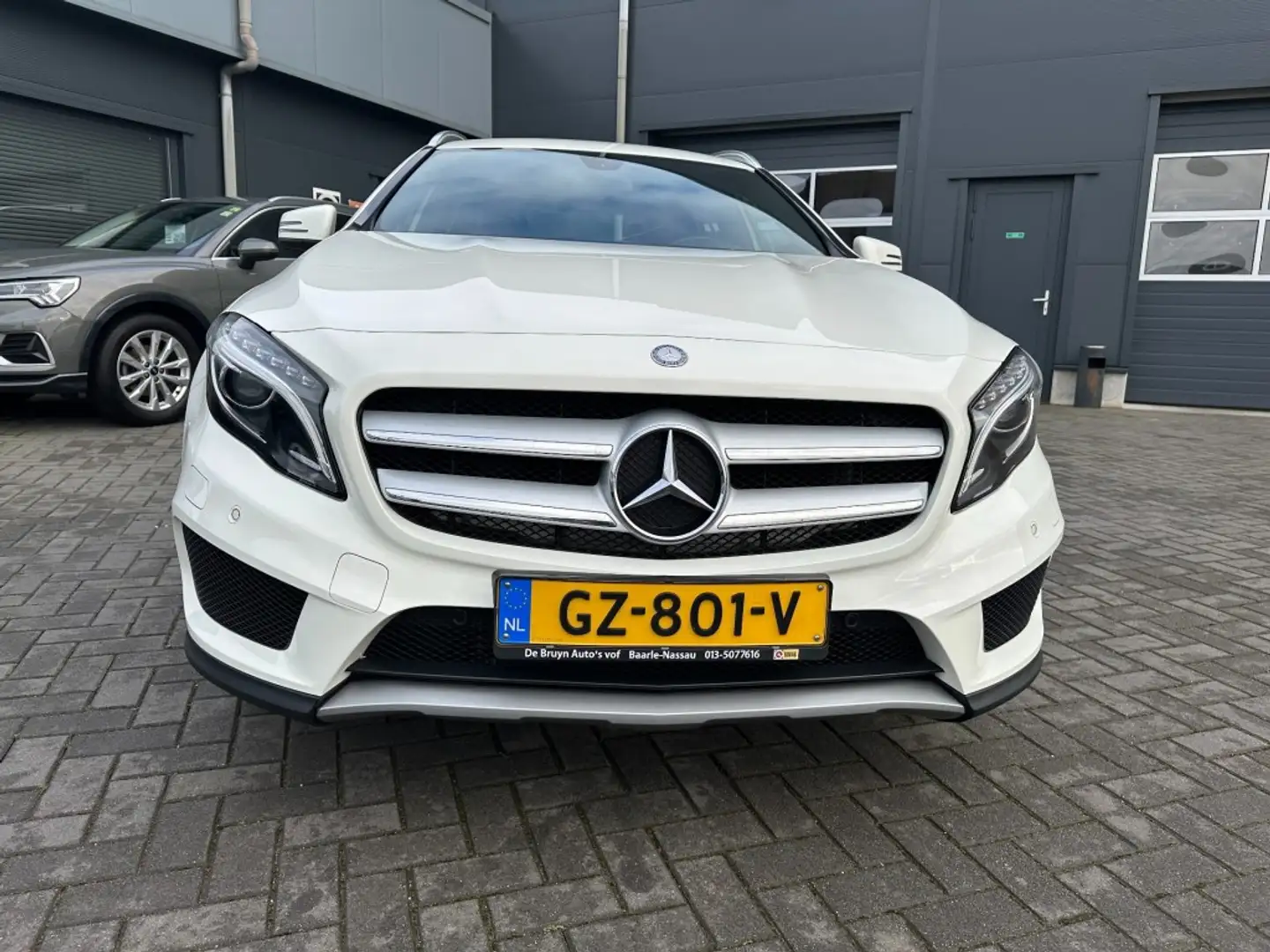 Mercedes-Benz GLA 200 200 Prestige AMG pakket Automaat 156pk navigatie, Alb - 2