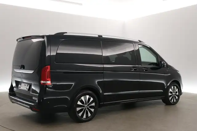 Mercedes-Benz Eqv view 8