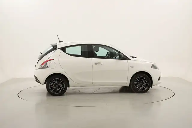 Lancia Ypsilon view 6