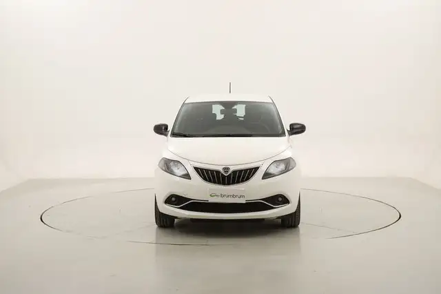 Lancia Ypsilon view 8
